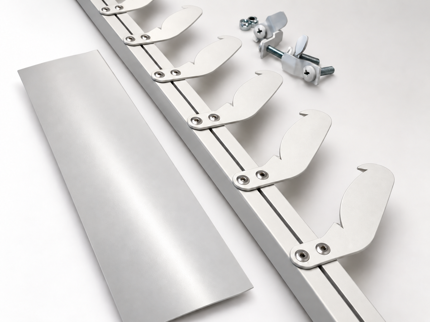 KMWorks aluminium jaloezie met montagehaakjes